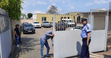 Galerie foto. Mama fraților Mazăre, înmormântată azi. RADU și ALEXANDRU, aduși sub escortă de la penitenciar - 6
