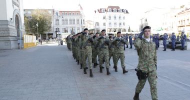 FOTO. Brigada 9 Mecanizată „Mărăşeşti”, la ceas aniversar. Sărbătoare în Piaţa Ovidiu! - 6