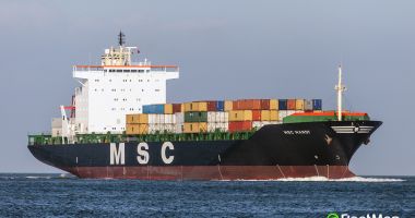 Șase marinari de pe un portcontainer au fost răpiți de pirați