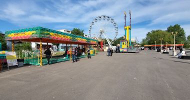 Galerie FOTO / Satul de vacanță, căutat de localnici dar și de turiști, de 1 Mai. Atmosferă „timidă”, de început de sezon - 9