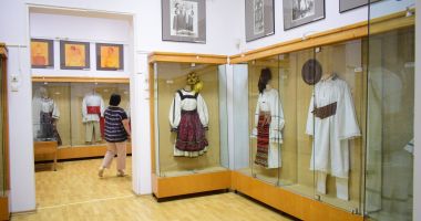 Momentele vieții, în expoziție la Muzeul de Artă Populară Constanța - 2