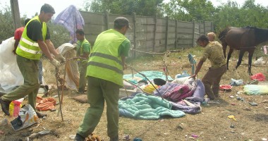 Stire din Eveniment : La sesizarea reporterilor "Cuget Liber"/ A fost evacuată șatra de romi din zona Far