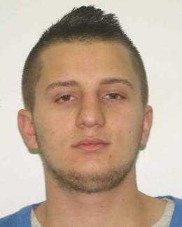 S-au ascuns la mare! Polițiștii au prins doi tineri căutați în toată țara - 3