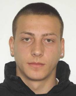 S-au ascuns la mare! Polițiștii au prins doi tineri căutați în toată țara - 4