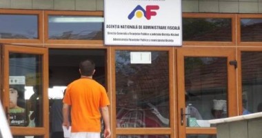 Stire din Economie : S-au decalat termenele de rambursare a TVA