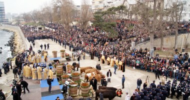 Boboteaza la Constanța: lupte corp la corp pentru o sticlă de aghiazmă sau un… dop - 4