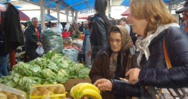 Scade puterea de cumpărare a salariilor