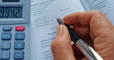 Stire din Economie : Consiliul Național al IMM / Măsura reducerii TVA la pâine trebuie extinsă la toate produsele alimentare