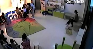 Stire din Eveniment : SCANDAL la o grădiniță particulară din Constanța. Educatoarele acuzate că băteau copiii / VIDEO