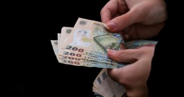 Stire din Eveniment : Scandal fără precedent la Ministerul de Externe. O contabilă ar fi plătit salarii false iubitului ei și fiului acestuia