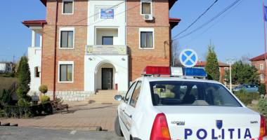 Stire din Eveniment : Scandalagii băgați în arestul Poliției Constanța