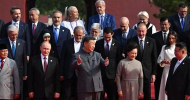 Stire din Actualitate : Scandal diplomatic după ce Năstase și Dăncila s-au fotografiat cu Putin și Kim. Reacția MAE
