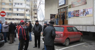 SCANDAL / Congresul extraordinar al Federației Naționale a Sindicatelor Portuare a fost păzit de bodyguarzi și jandarmi - 3