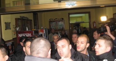 Stire din Economie : SCANDAL / Congresul extraordinar al Federației Naționale a Sindicatelor Portuare a fost păzit de bodyguarzi și jandarmi