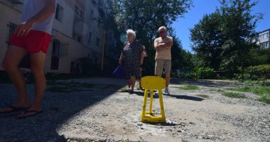 Scandal între vecini pe locurile de parcare! "Să ne dea primăria spațiu pentru mașini!" - 3