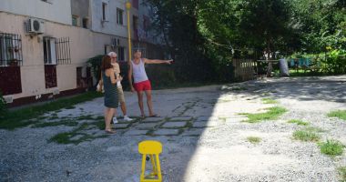 Stire din Social : Scandal între vecini pe locurile de parcare! "Să ne dea primăria spațiu pentru mașini!"