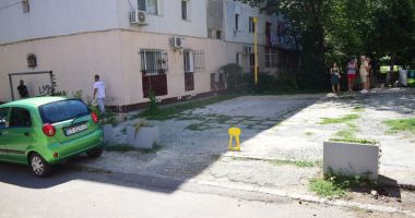 Scandal între vecini pe locurile de parcare! "Să ne dea primăria spațiu pentru mașini!" - 9