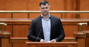 Stire din Politică-Administrație : O nouă ceartă pe măști în Parlament. Daniel Ghiţă: „Am adeverinţă medicală!”