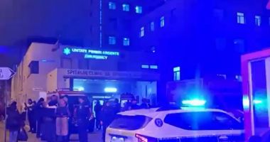 Stire din Eveniment : Scandal monstru cu peste 25 de persoane care s-au luat la bătaie în stradă. Doi oameni au murit