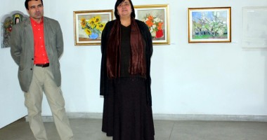 Stire din Cultură-Educație : "Scara cu flori", un mărțișor pentru iubitoarele de artă