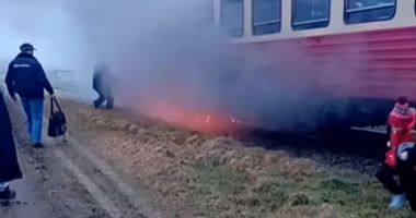 Stire din Eveniment : Scene de groază într-un tren care a luat foc în mers. Pasagerii s-au autoevacuat