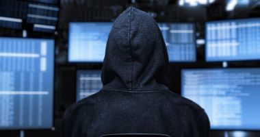 Stire din Actualitate : Schema prin care peste 100.000 de români au fost păcăliţi pe bani grei online. Iată cum funcționează