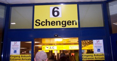 Stire din Actualitate : Aderarea României la Schengen, pusă în pericol de Franța și Germania