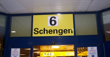 Stire din Actualitate : Finlanda se opune și ea aderării României la Schengen