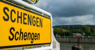 Stire din Politică-Administrație : România va ataca Austria în instanţă, pentru că îi blochează aderarea la Schengen!