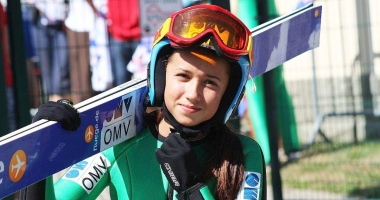 Stire din Sport : SĂRITURI CU SCHIURILE / Andreea Diana Trâmbițaș, locul 8 la Erzurum