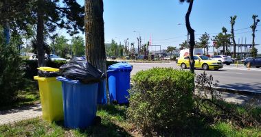 Schimbări administrative în stațiunea Mamaia: deșeurile, ridicate doar noaptea