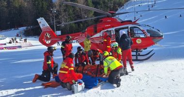 Stire din Eveniment : Un bărbat de 54 de ani a căzut în timp ce schia. În urma impactului, casca acestuia s-a crăpat
