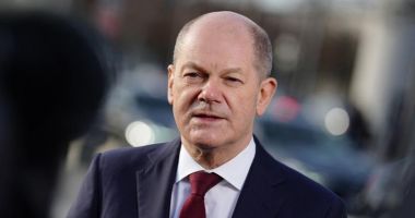 Stire din Actualitate : Scholz, nevoit să se deplaseze și să depună personal cererea de înnoire a paşaportului