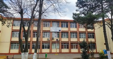 Părinți revoltați, la Școala 29! "Refuz să cred că IȘJ ne desființează în timpul anului școlar" - 3