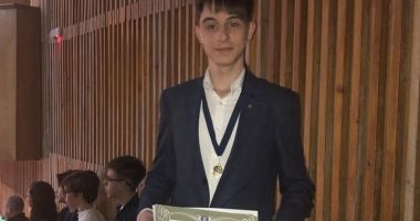 Stire din Cultură-Educație : Elevul care a adus medalie de aur Școlii Nr. 37 din Constanța
