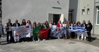 Stire din Cultură-Educație : Profesori și elevi din patru țări, reuniți la Constanța într-un proiect Erasmus+ dedicat siguranței online