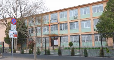 Stire din Politică-Administrație : Vergil Chiţac a semnat finanţarea reabilitării Şcolii Nr. 43