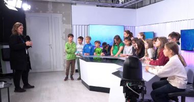 Stire din Cultură-Educație : Jurnaliștii Cuget Liber și Antena 3 Constanța, vizitați de elevii constănțeni