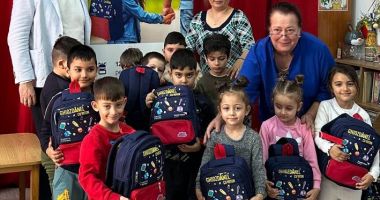 Stire din Cultură-Educație : Ghiozdane complet echipate pentru viitorii școlari din Mangalia