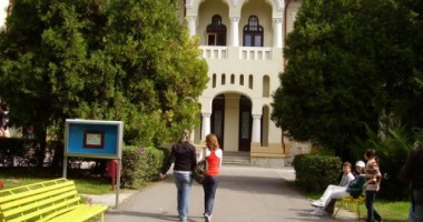 Stire din Cultură-Educație : Colegiul Pedagogic, gazda Colocviului Național de Haiku