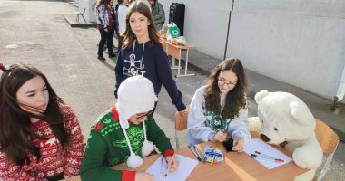 Târg de Crăciun la Școala 16, pentru o familie din Pecineaga - 3