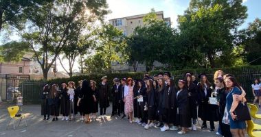 Şcoala nr. 12 se mândreşte cu trei şefi de promoţie, la clasa a VIII-a - 2