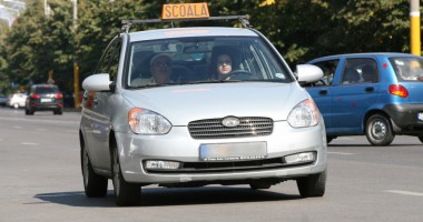 Stire din Eveniment : De mâine, instructorii auto independenți dispar de pe stradă!