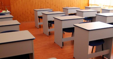 Stire din Cultură-Educație : Cum combatem absenteismul școlar