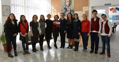 Stire din Cultură-Educație : Elevii "Activi  în comunitate" nominalizați  la Gala Voluntarilor