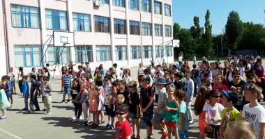 O altfel  de aniversare  la Școala 38…  cu dress code