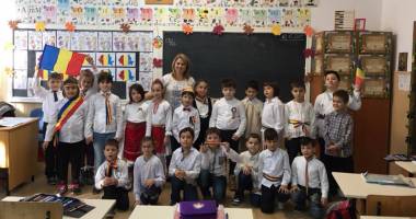 Stire din Cultură-Educație : "Pune ia și hai!", îndemnul Școlii nr. 38