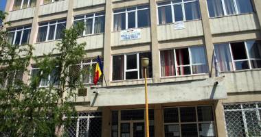 Părinți revoltați la Școala 39. Au mai rămas șase copii într-o clasă - 2