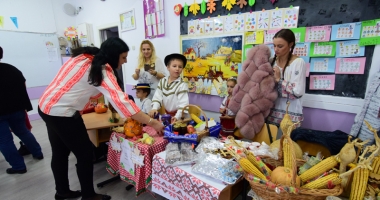 Târg de toamnă la Școala "Tonitza". Toți banii, donați pentru amenajarea plajei terapeutice - 8
