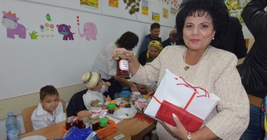 Târg de toamnă la Școala "Tonitza". Toți banii, donați pentru amenajarea plajei terapeutice - 2